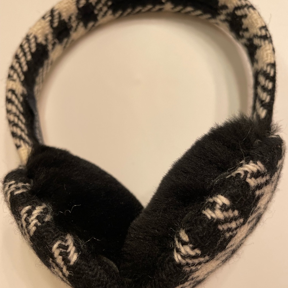 Burberry London Signature Nova Check ear muffs - like new